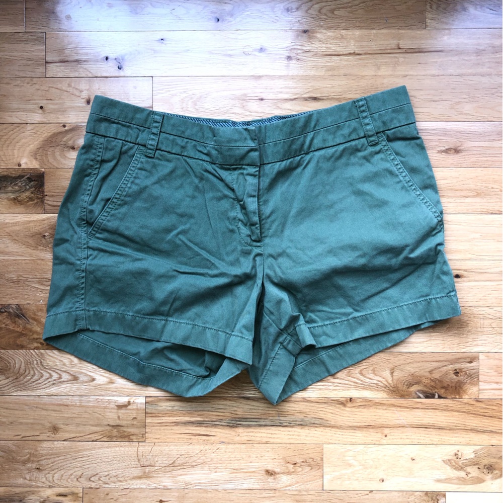 EUC! J. Crew 4" chino short - Green